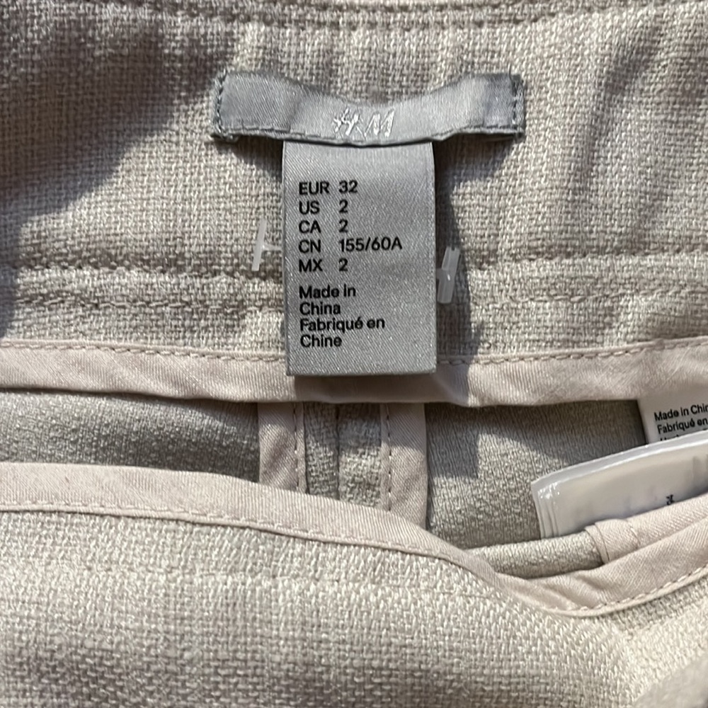 H&M Button Shorts - Picture 2 of 4